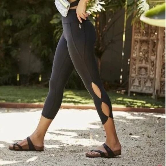 Free People Movement Gray Cutout Cropped Leggings L| Athleisure Pilates Princess - Picture 14 of 16